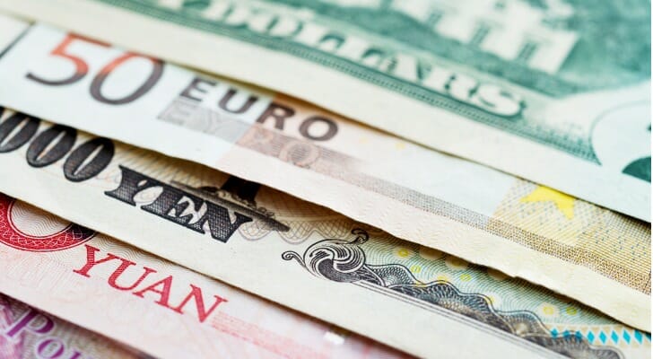 FCNR Deposit for NRIs: Everything you need to know