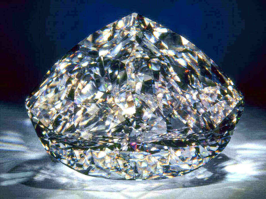 De Beers Centenary Diamond. Image from gemsbdonline.com
