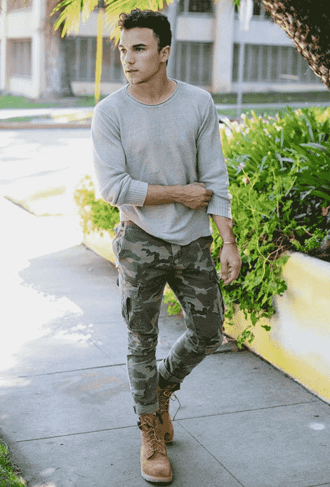 Best Summer Clothes For Men- Cargo trousers with t-shirt