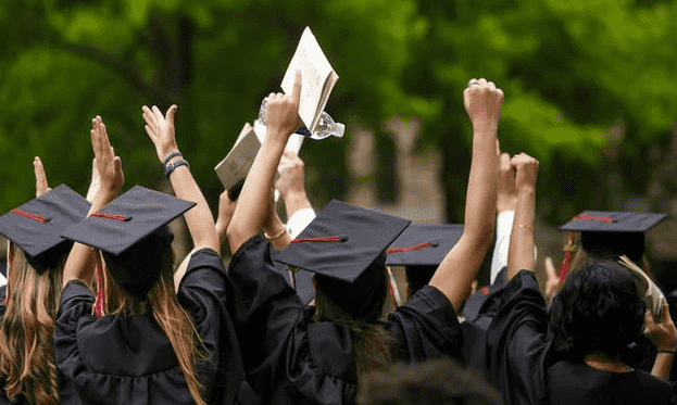 8 Top Countries Offering Scholarships For Indians 